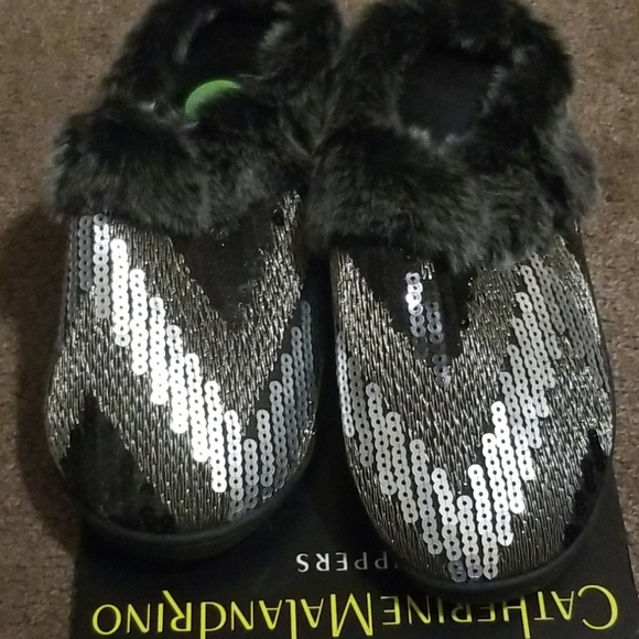 Slippers - Picture 2 of 2